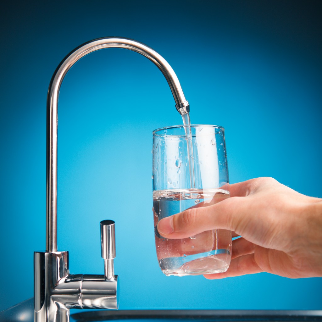 how-to-tell-if-your-tap-water-is-safe-for-drinking